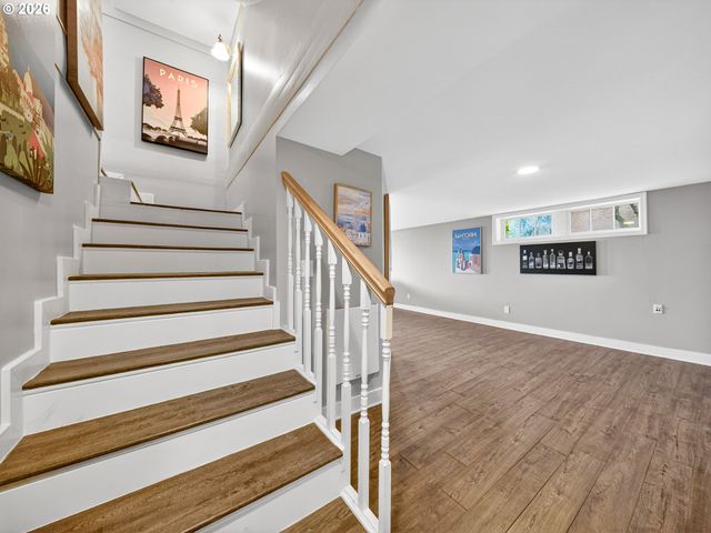 294 Nw MACLEAY Blvd, Portland, OR 97210