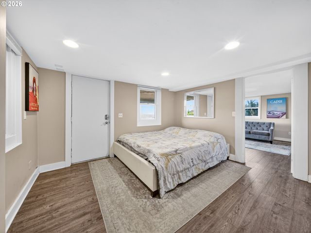 294 Nw MACLEAY Blvd, Portland, OR 97210