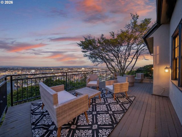 294 Nw MACLEAY Blvd, Portland, OR 97210