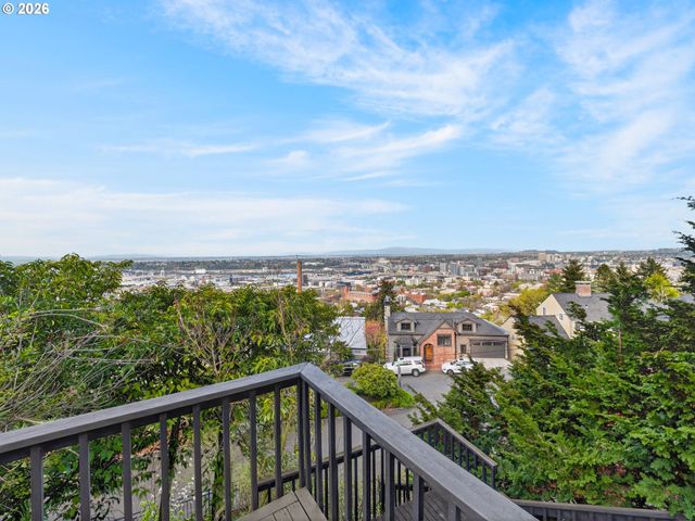 294 Nw MACLEAY Blvd, Portland, OR 97210