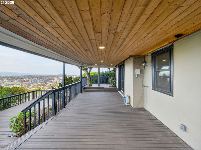 294 Nw MACLEAY Blvd, Portland, OR 97210