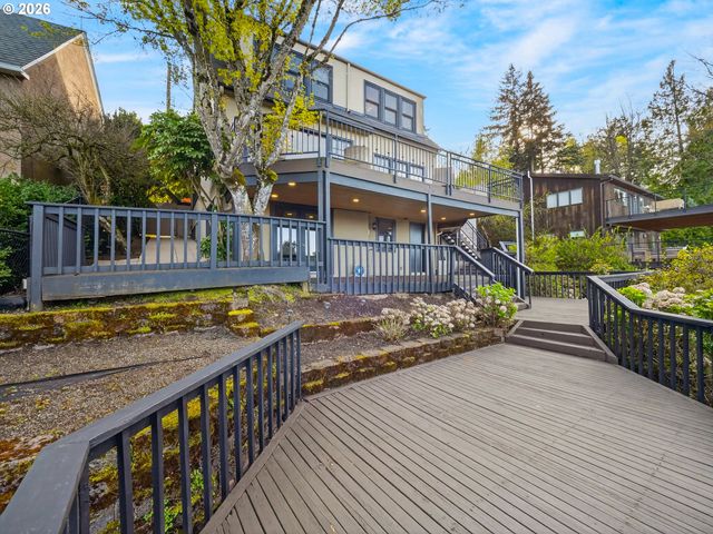 294 Nw MACLEAY Blvd, Portland, OR 97210