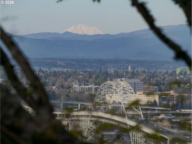 294 Nw MACLEAY Blvd, Portland, OR 97210