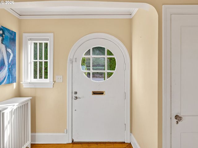 294 Nw MACLEAY Blvd, Portland, OR 97210