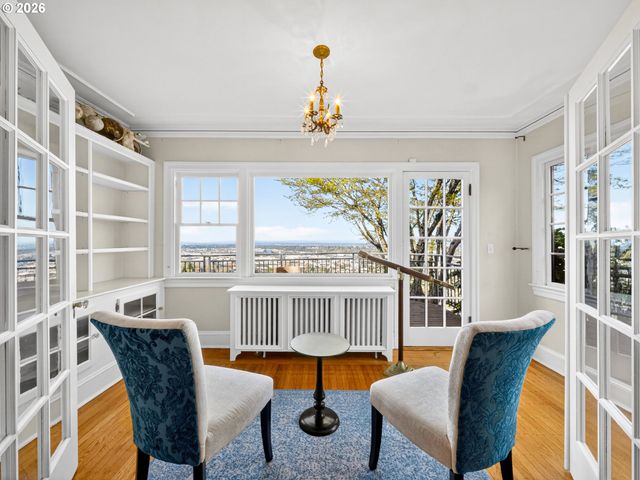 294 Nw MACLEAY Blvd, Portland, OR 97210