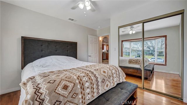 1041 King, Wilmington, CA 90744