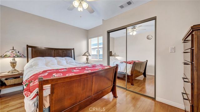 1041 King, Wilmington, CA 90744