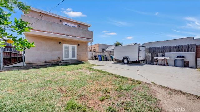 1041 King, Wilmington, CA 90744