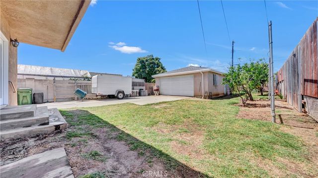 1041 King, Wilmington, CA 90744