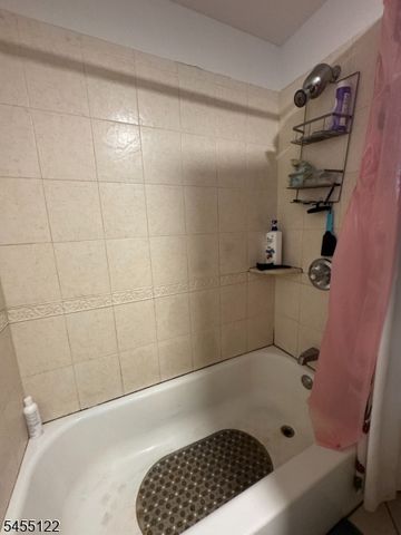 1433 68Th St, North Bergen Twp., NJ 07047