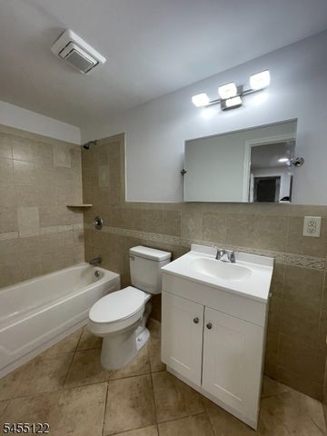 1433 68Th St, North Bergen Twp., NJ 07047