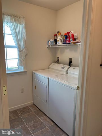 50 BLOOMFIELD DR, Ephrata, PA 17522