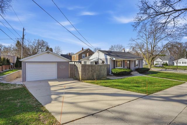 9155 W Park Hill AVENUE, Milwaukee, WI 53226