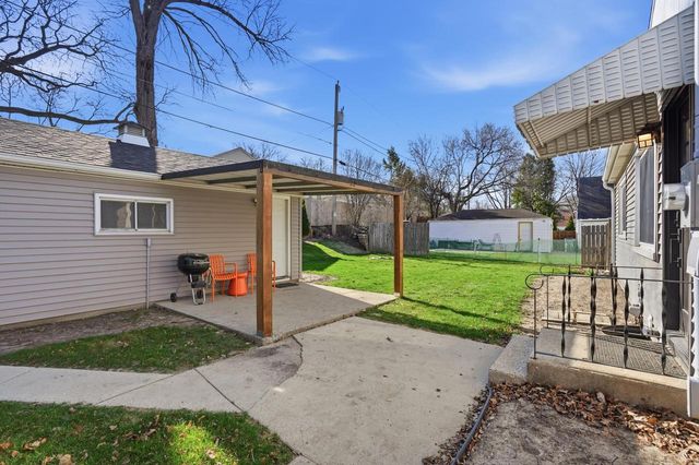 9155 W Park Hill AVENUE, Milwaukee, WI 53226