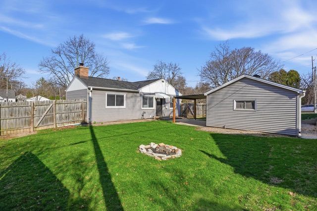 9155 W Park Hill AVENUE, Milwaukee, WI 53226