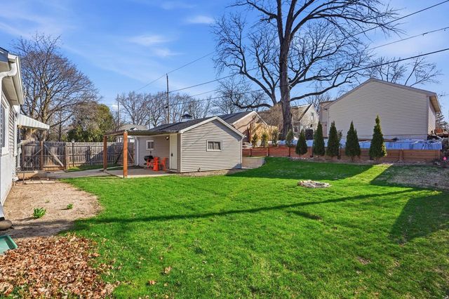 9155 W Park Hill AVENUE, Milwaukee, WI 53226