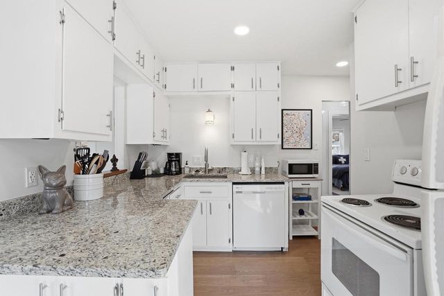 9155 W Park Hill AVENUE, Milwaukee, WI 53226