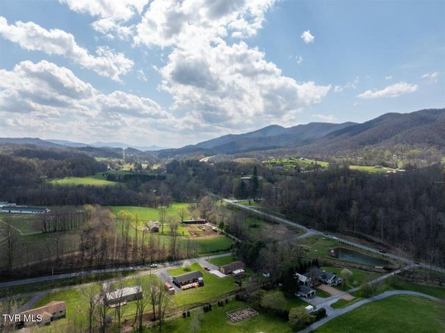 109 Valmar Road, Unicoi, TN 37692