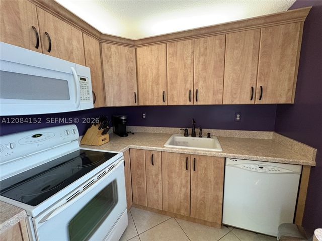 368 Burgundy H 368, Delray Beach, FL 33484