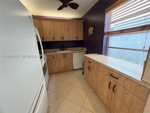 368 Burgundy H 368, Delray Beach, FL 33484