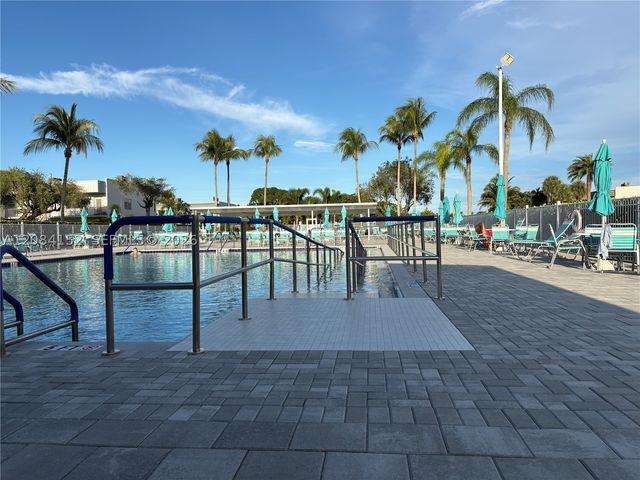 368 Burgundy H 368, Delray Beach, FL 33484