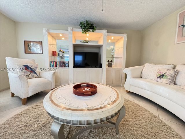 368 Burgundy H 368, Delray Beach, FL 33484