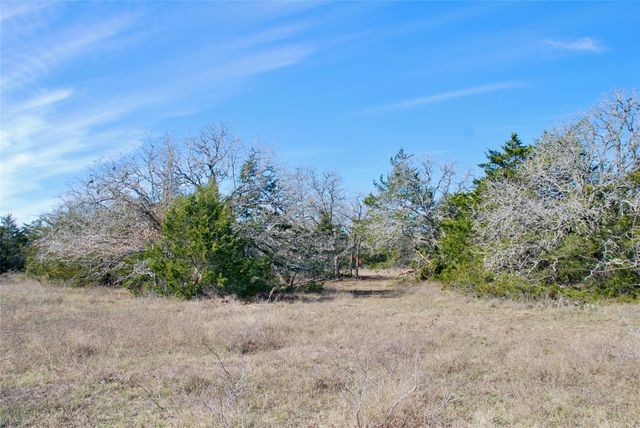 1485 Davis RD, Muldoon, TX 78949