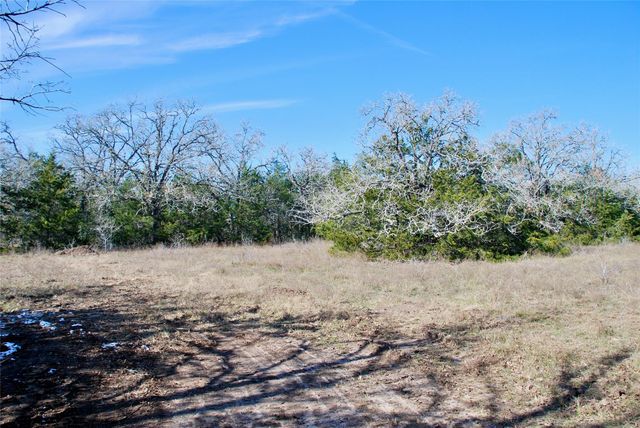 1485 Davis RD, Muldoon, TX 78949