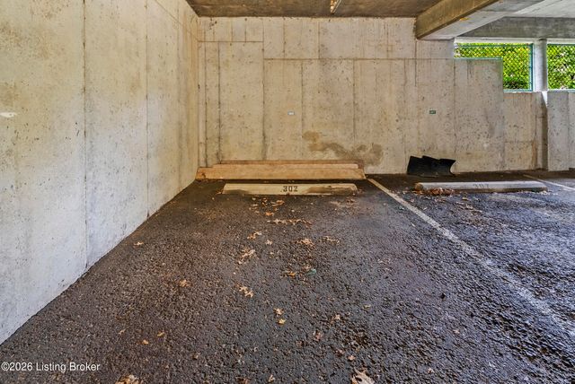 2411 Brownsboro Rd 302, Louisville, KY 40206