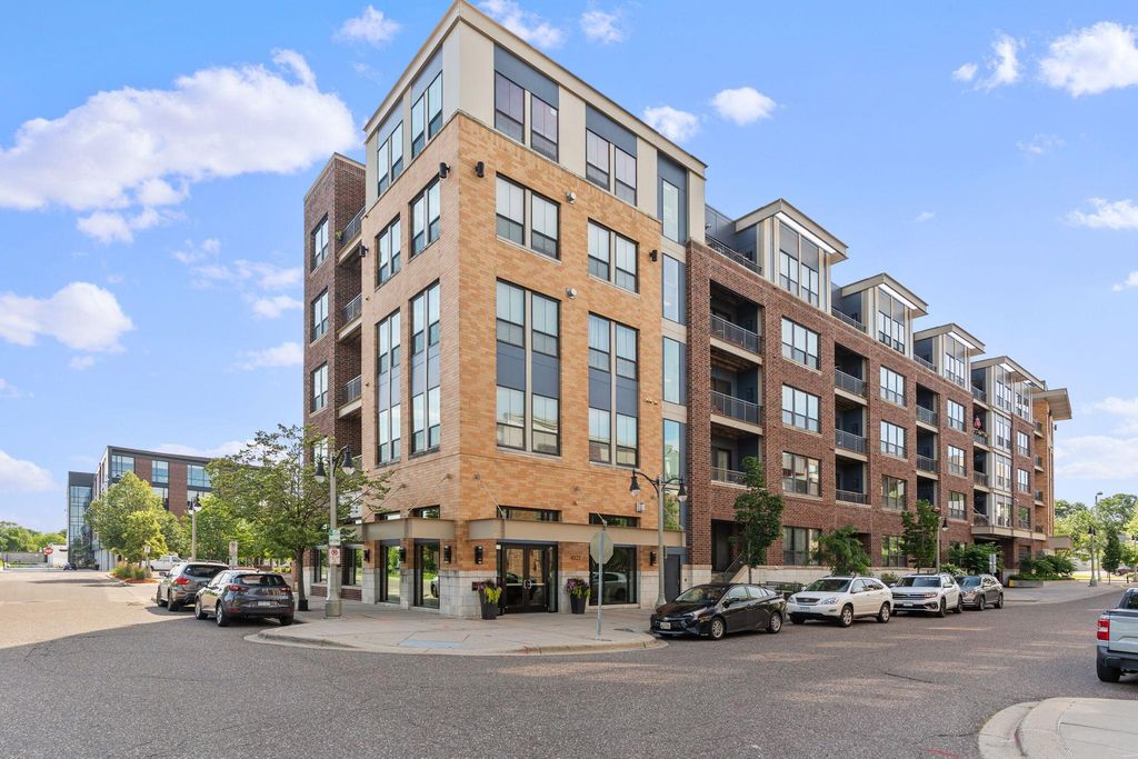 4525 Park Commons Drive 201, Minneapolis, MN 55416