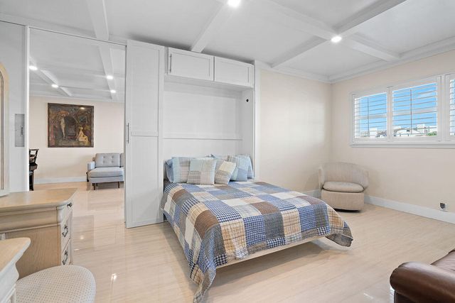 20 Yacht Club Drive 107, North Palm Beach, FL 33408