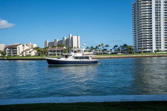 20 Yacht Club Drive 107, North Palm Beach, FL 33408
