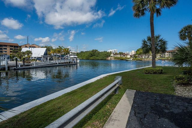 20 Yacht Club Drive 107, North Palm Beach, FL 33408