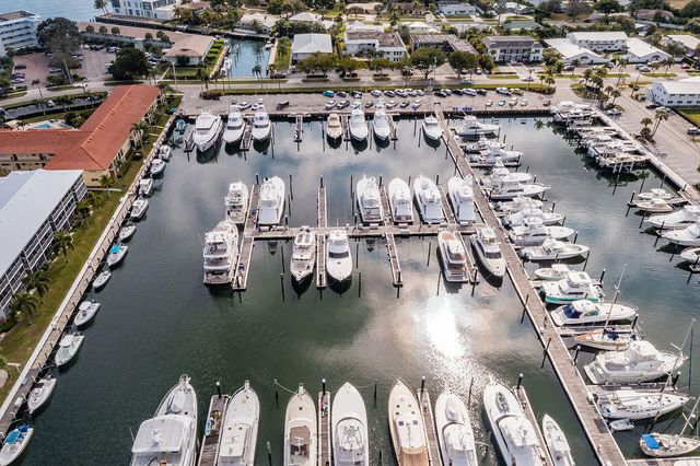 20 Yacht Club Drive 107, North Palm Beach, FL 33408