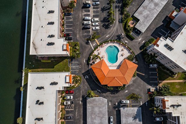 20 Yacht Club Drive 107, North Palm Beach, FL 33408