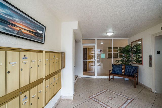 20 Yacht Club Drive 107, North Palm Beach, FL 33408