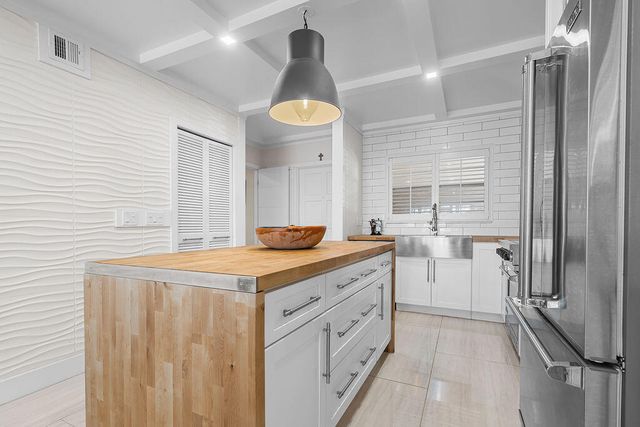 20 Yacht Club Drive 107, North Palm Beach, FL 33408