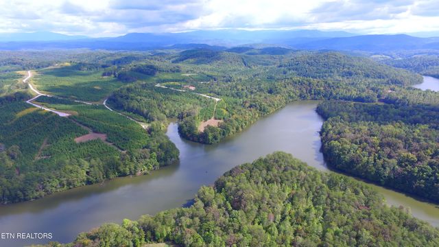 692 Overlook Drive, Vonore, TN 37885