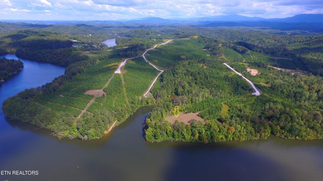 692 Overlook Drive, Vonore, TN 37885