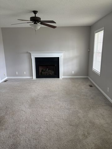 1943 Whirlaway Cir, Clarksville, TN 37042