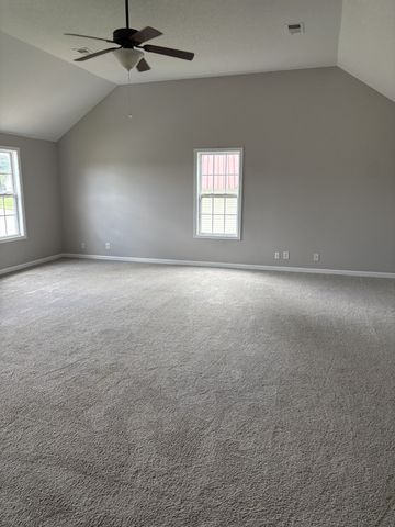 1943 Whirlaway Cir, Clarksville, TN 37042