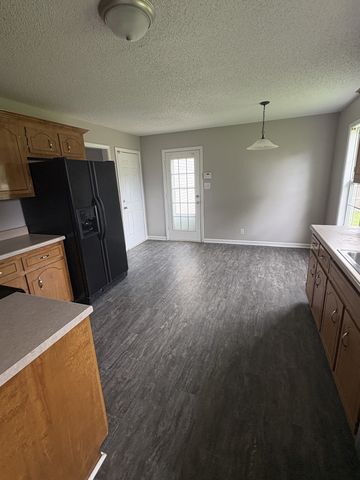 1943 Whirlaway Cir, Clarksville, TN 37042