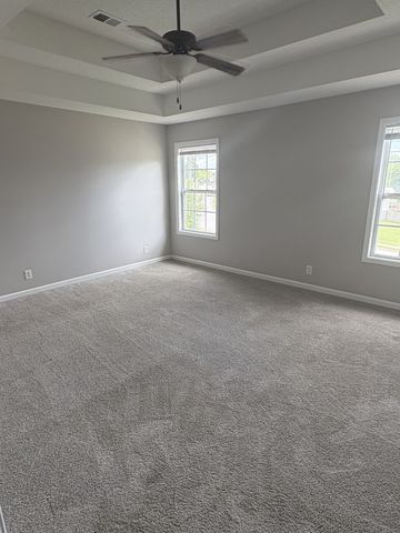 1943 Whirlaway Cir, Clarksville, TN 37042