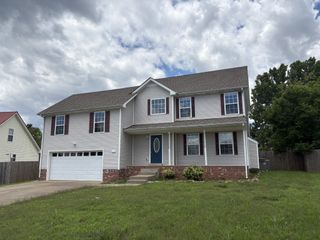 1943 Whirlaway Cir, Clarksville, TN 37042