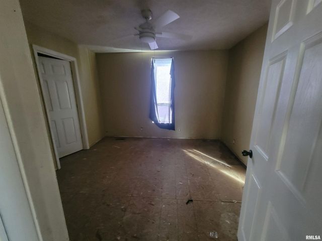 208 N WASHINGTON Street, Hurst, IL 62949