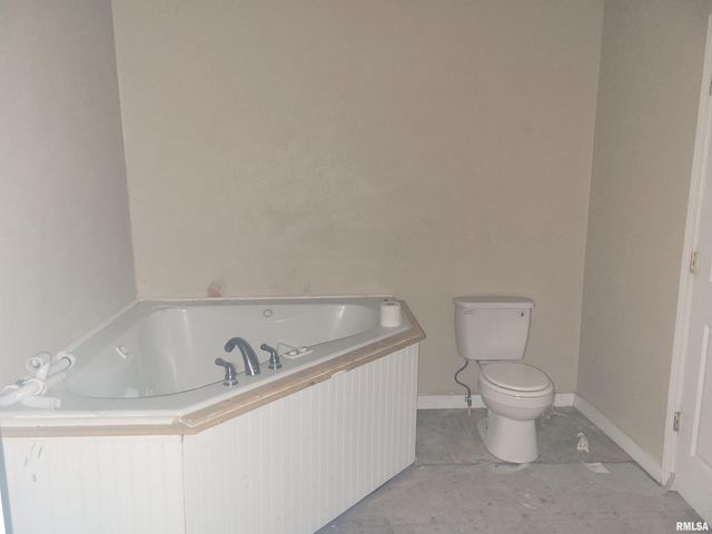 208 N WASHINGTON Street, Hurst, IL 62949