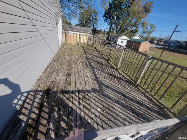 208 N WASHINGTON Street, Hurst, IL 62949