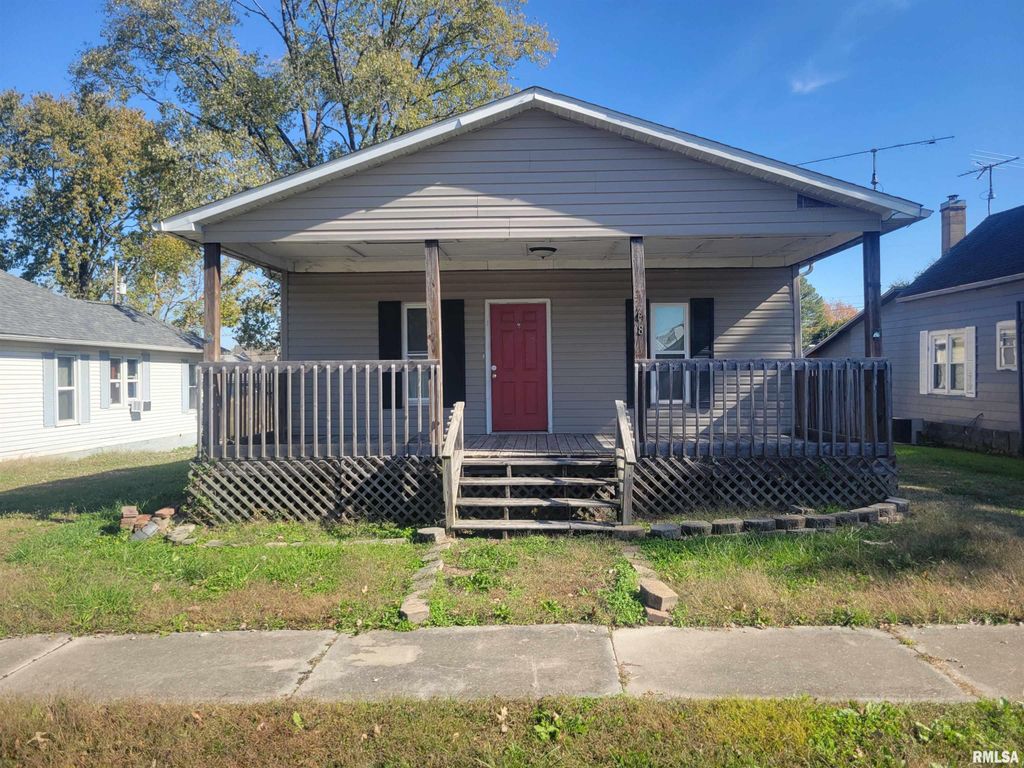 208 N WASHINGTON Street, Hurst, IL 62949