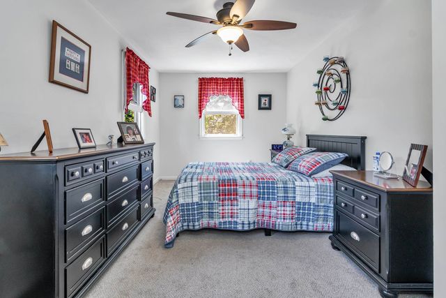 4 Therriault Avenue, Salem, NH 03079