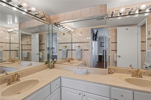 3300 Ocean Shore Ave Apt 902, Virginia Beach, VA 23451